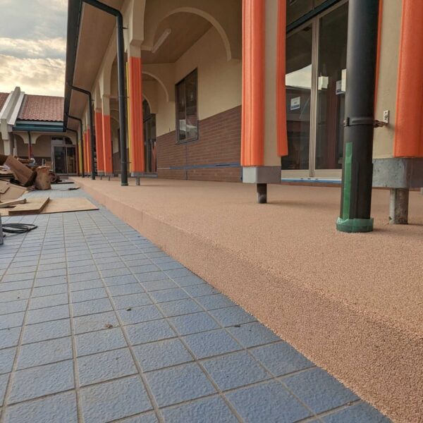 ゴムチップ舗装　ソフトグラウンド