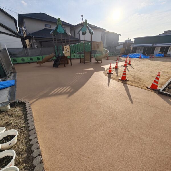 ゴムチップ舗装　ソフトグラウンド