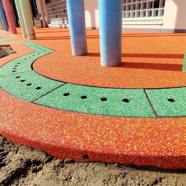 ゴムチップ舗装　ソフトグラウンド