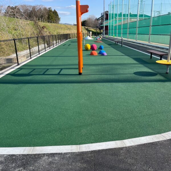 ゴムチップ舗装　ソフトグラウンド