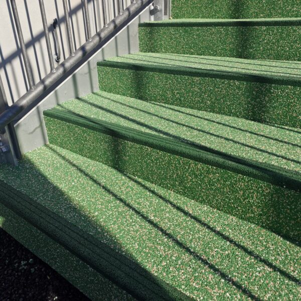 ゴムチップ舗装　ソフトグラウンド