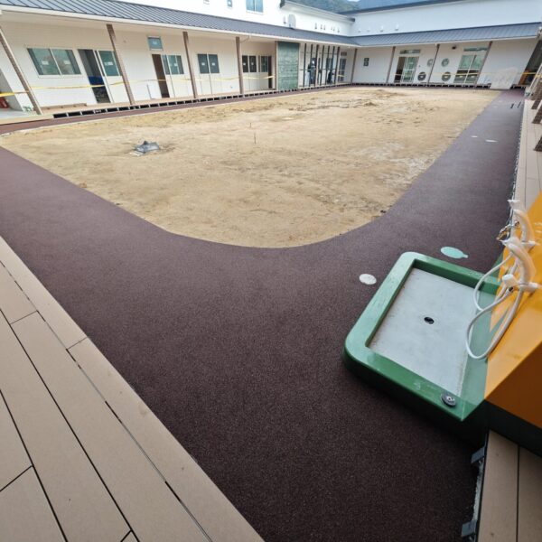 ゴムチップ舗装　ソフトグラウンド