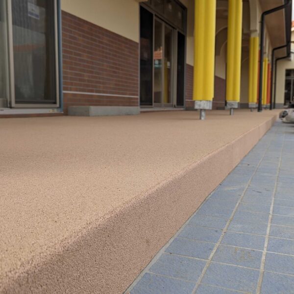 ゴムチップ舗装　ソフトグラウンド