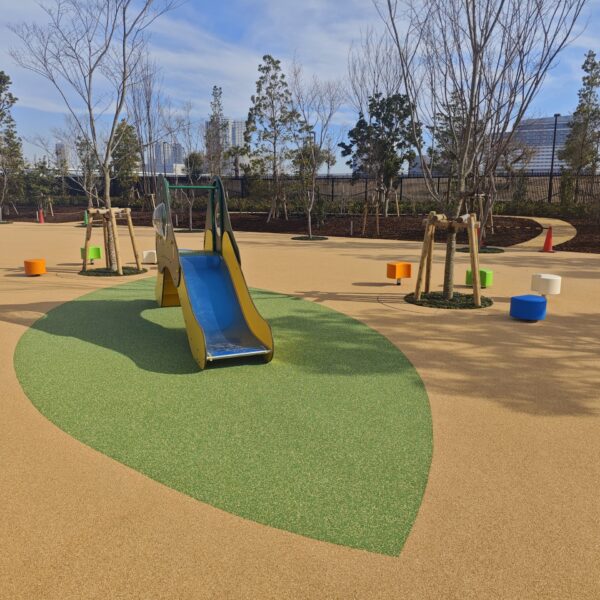 ゴムチップ舗装　ソフトグラウンド