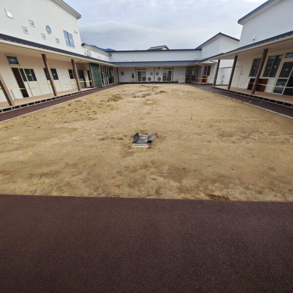 ゴムチップ舗装　ソフトグラウンド