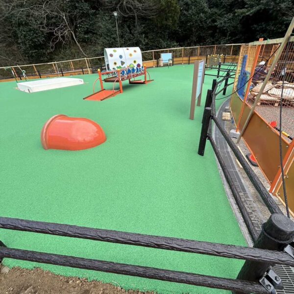 神奈川県横浜市 公園施設 ゴムチップ舗装 ソフトグラウンド