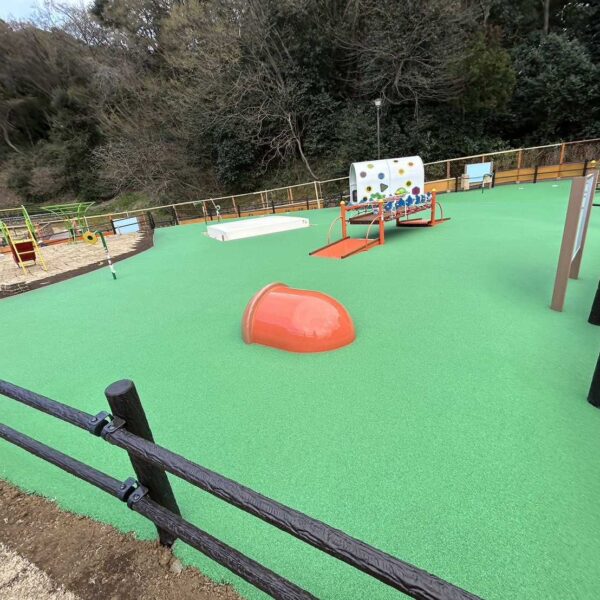 神奈川県横浜市 公園施設4 ゴムチップ舗装 ソフトグラウンド