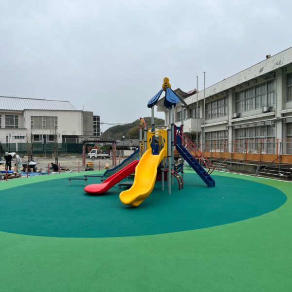 和歌山県日高町 公園施設2 ゴムチップ舗装 ソフトグラウンド