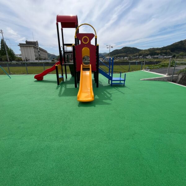 ゴムチップ舗装　ソフトグラウンド