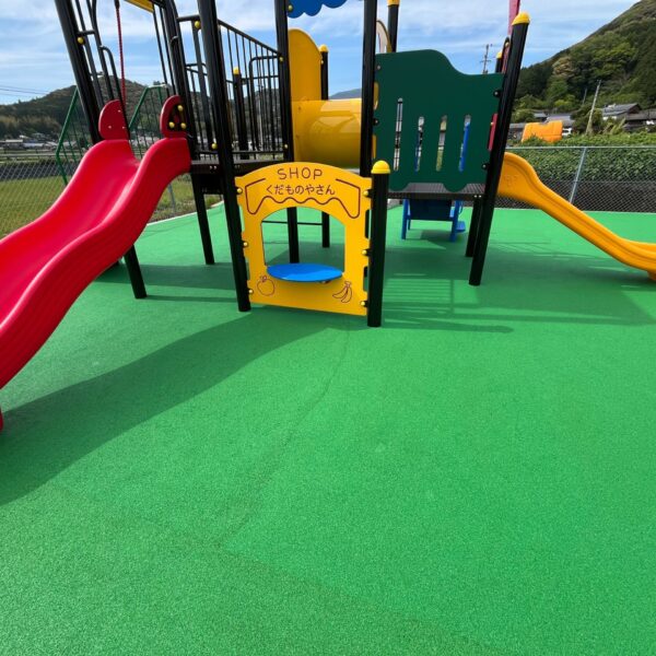 ゴムチップ舗装　ソフトグラウンド