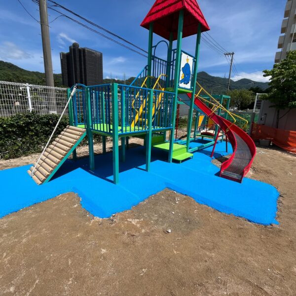 ゴムチップ舗装　ソフトグラウンド　現場施工