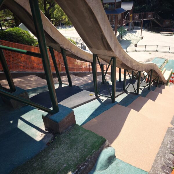 ゴムチップ　ゴムチップ舗装　ソフトグラウンド