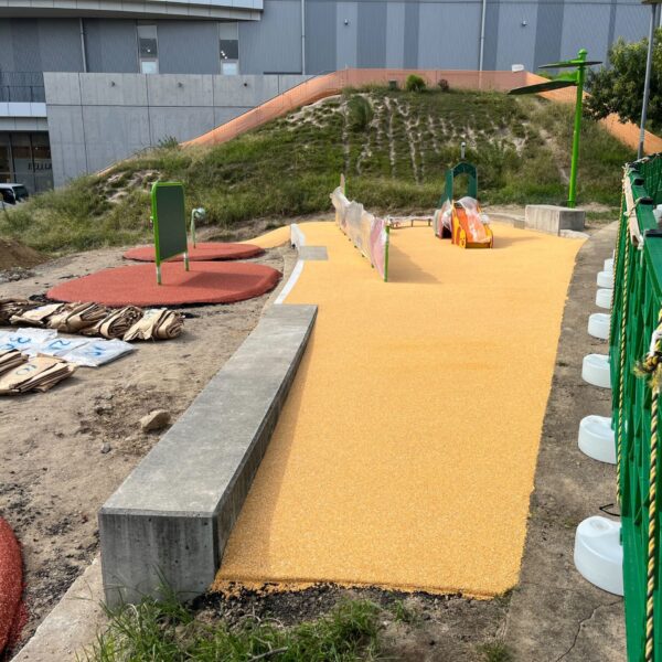 大阪府堺市 商業施設4 ゴムチップ舗装 ソフトグラウンド厚塗りタイプ