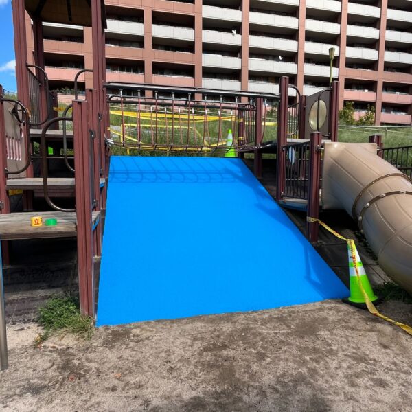 ゴムチップ舗装　ソフトグラウンド厚塗りタイプ