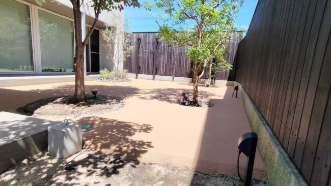 ゴムチップ舗装　ソフトグラウンド厚塗りタイプ