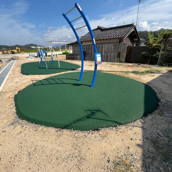 ゴムチップ舗装　ソフトグラウンド厚塗りタイプ