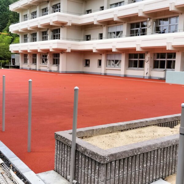 ゴムチップ舗装　ソフトグラウンド現場施工