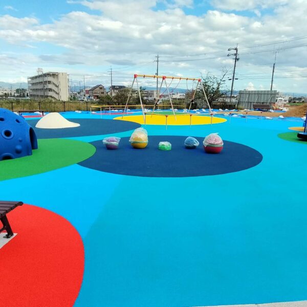 ゴムチップ舗装　ソフトグラウンド厚塗りタイプ