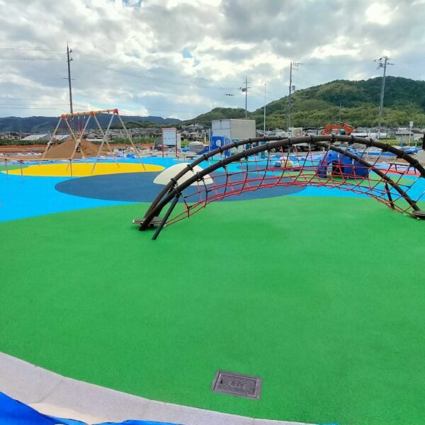 ゴムチップ舗装　ソフトグラウンド厚塗りタイプ