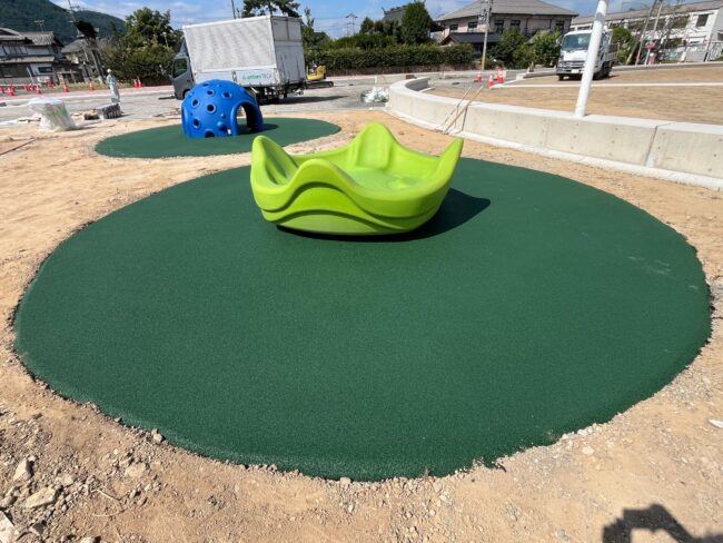 ゴムチップ舗装　ソフトグラウンド厚塗りタイプ