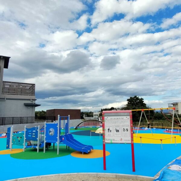 ゴムチップ舗装　ソフトグラウンド厚塗りタイプ