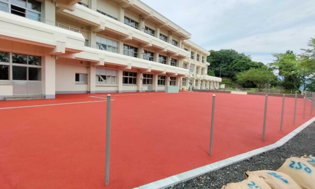 ゴムチップ舗装　ソフトグラウンド現場施工