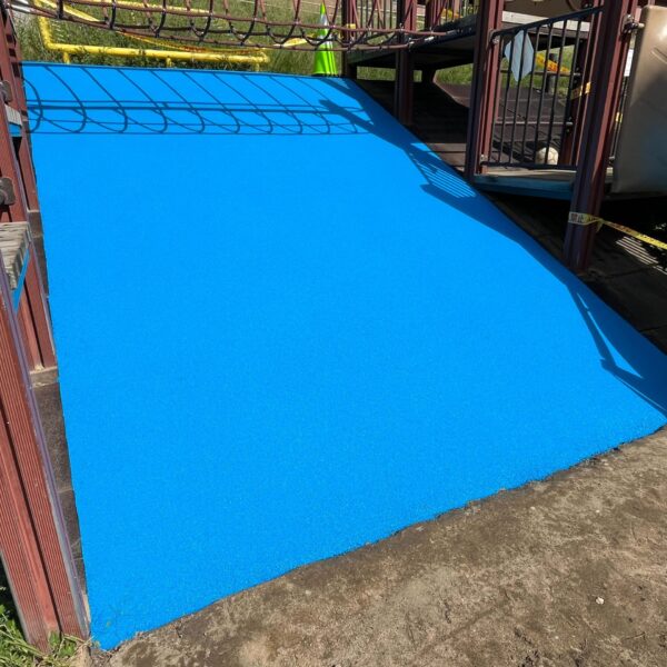 ゴムチップ舗装　ソフトグラウンド厚塗りタイプ