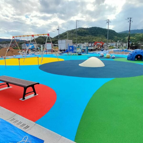 ゴムチップ舗装　ソフトグラウンド厚塗りタイプ