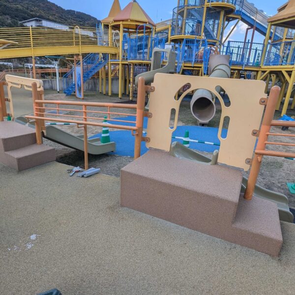 兵庫県明石市　ゴムチップ舗装　ソフトグラウンド　ゴムチップ