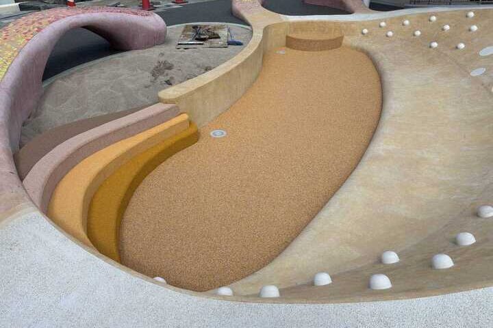 ソフトグラウンド砂場枠　ソフトグラウンド厚塗りタイプ　現場施工　ゴムチップ