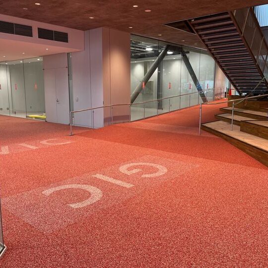 ソフトグラウンド標準タイプ　ゴムチップ　ゴムチップ舗装