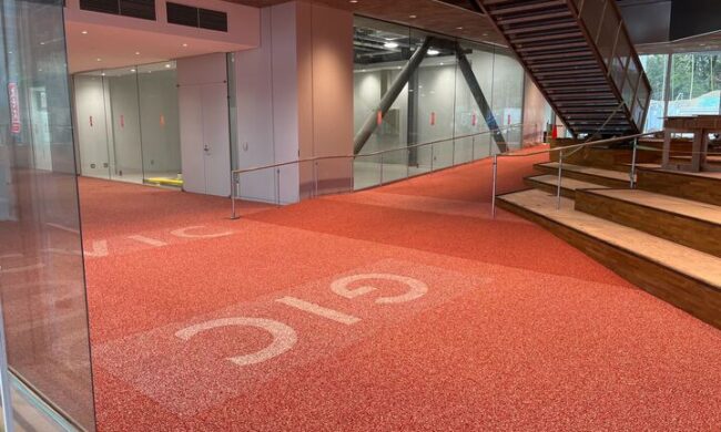 ソフトグラウンド標準タイプ　ゴムチップ　ゴムチップ舗装