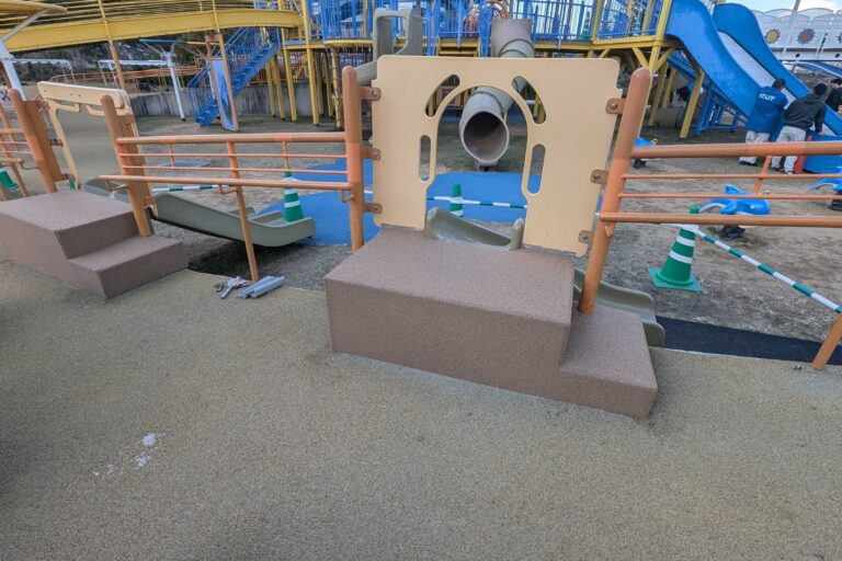 兵庫県明石市　ゴムチップ舗装　ソフトグラウンド　ゴムチップ