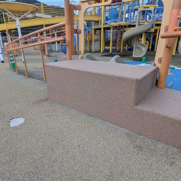 兵庫県明石市　ゴムチップ舗装　ソフトグラウンド　ゴムチップ