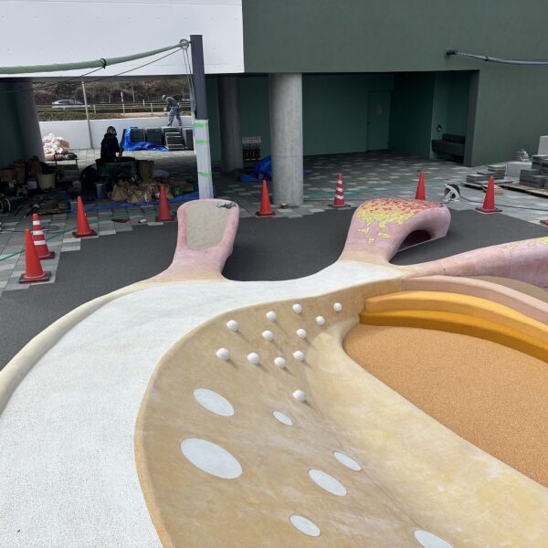 ソフトグラウンド砂場枠　ソフトグラウンド厚塗りタイプ　現場施工　ゴムチップ