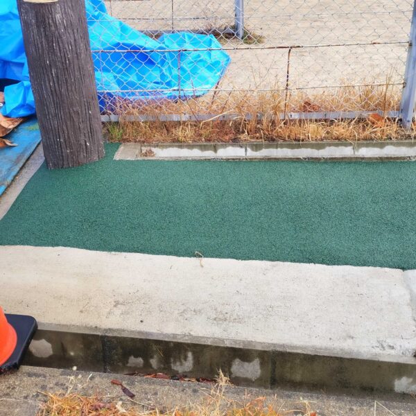 大阪府箕面市　ゴムチップ舗装