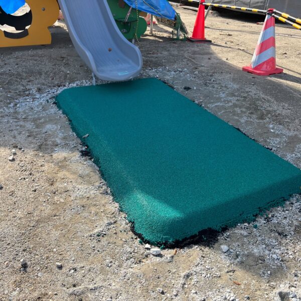 兵庫県宝塚市　ゴムチップ舗装