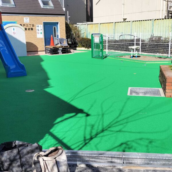 ゴムチップ舗装　ソフトグラウンド厚塗りタイプ