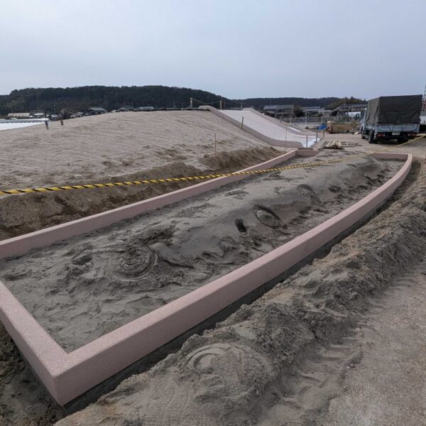 ゴムチップ舗装　ソフトグラウンド砂場枠タイプ