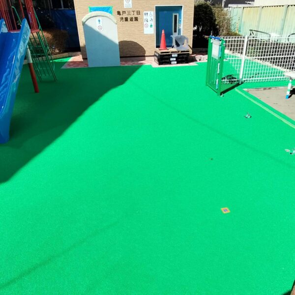 ゴムチップ舗装　ソフトグラウンド厚塗りタイプ