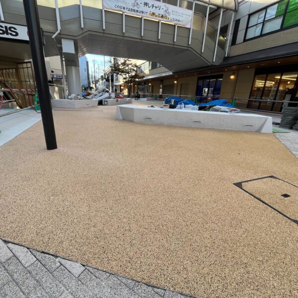 大阪府池田市 休憩施設8 ゴムチップ舗装 ソフトグラウンド厚塗りタイプ