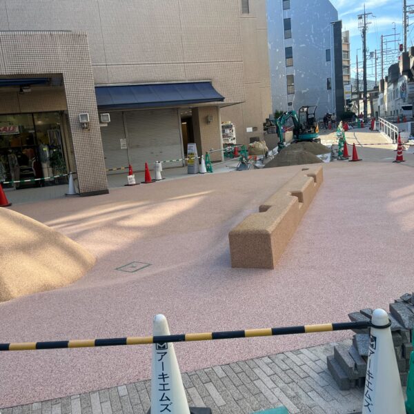 大阪府池田市 休憩施設 ゴムチップ舗装 ソフトグラウンド厚塗りタイプ