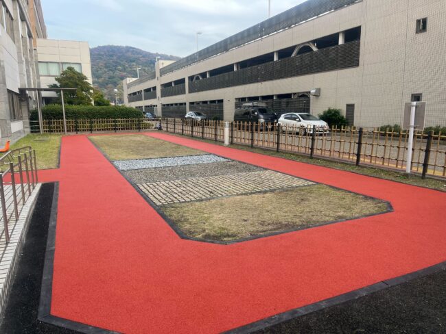 ゴムチップ舗装　ゴムチップ現場施工タイプ　標準タイプ　リハビリ　機能回復　和歌山県和歌山市　人にやさしい施工