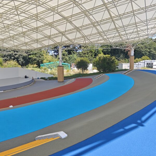 愛知県岡崎市　公共施設　ゴムチップ舗装
