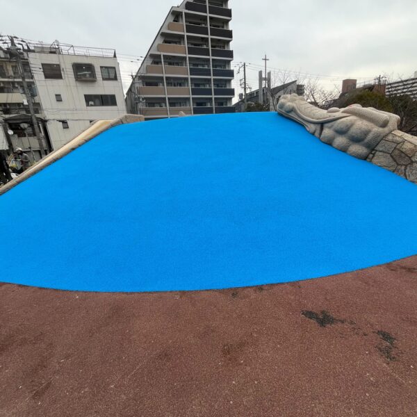 ゴムチップ舗装　ゴムチップ　ソフトグラウンド　ソフトグラウンド標準タイプ　現場施工　公園　兵庫県　神戸市　クッション性　子供　遊び　お出かけ　