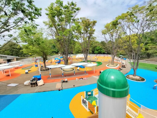 公園施設　子供遊び場　遊び広場　お出かけ　家族　安心　安全　ｺﾞﾑﾁｯﾌﾟゴムチップ　ソフトグラウンド　ゴムチップ舗装　カラーゴムチップ　