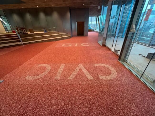 ゴムチップ舗装　ｺﾞﾑﾁｯﾌﾟゴムチップ　クッションフロア　学校施設　教育機関　安心　安全　優しい　ソフトグラウンド　混合色　特注色